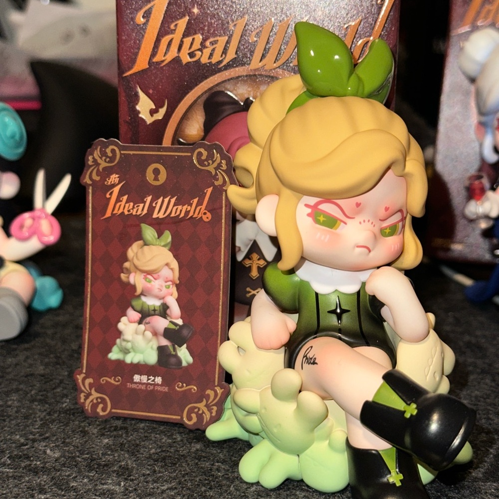 Ideal World Collectible Figurine